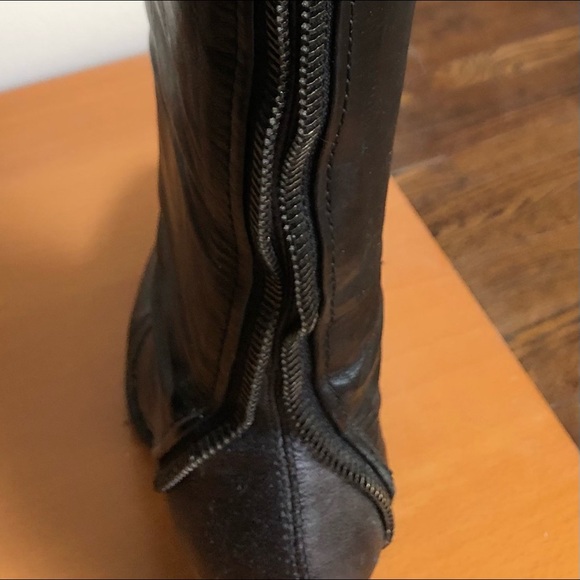 Knee-High Black Leather Boots - Picture 4 of 14